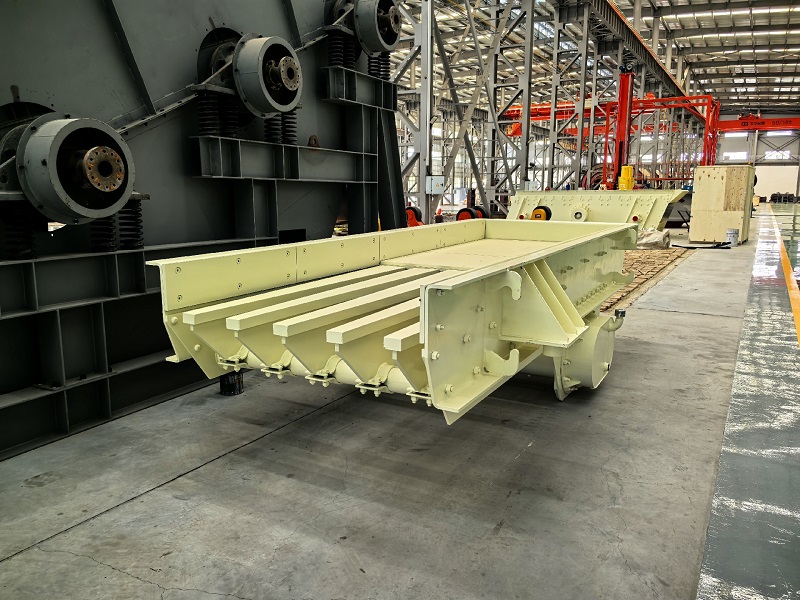 Vibrating feeder